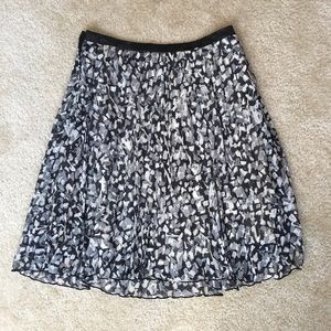 Pleated skirt - black and white print